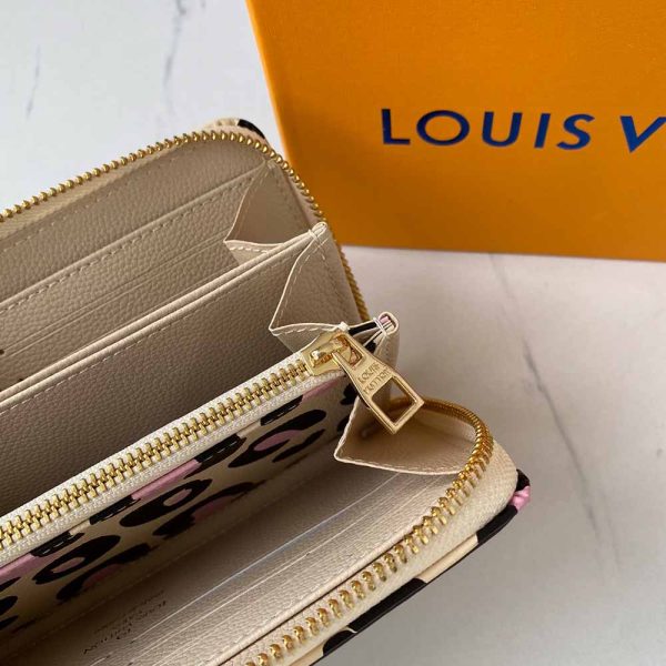 Replica Louis Vuitton Leopard Zippy Wallet M80685 - Image 7