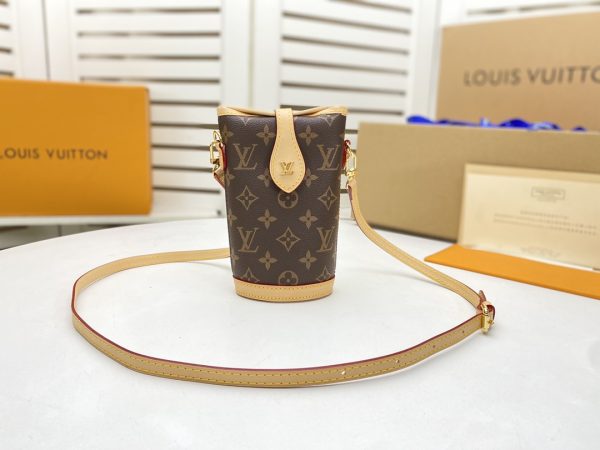 Louis Vuitton Fold Me Pouch Replica M80874 | Stylish & Compact - Image 10