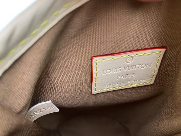 Louis Vuitton Fold Me Pouch Replica M80874 | Stylish & Compact - Image 9