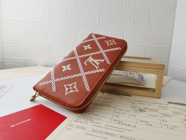 Replica LV Monogram Empreinte Zippy Wallet M81141 - Image 18
