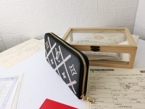 Replica LV Monogram Empreinte Zippy Wallet M81141 - Image 4