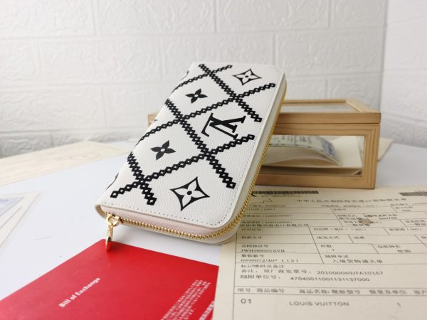 Replica LV Monogram Empreinte Zippy Wallet M81141 - Image 8