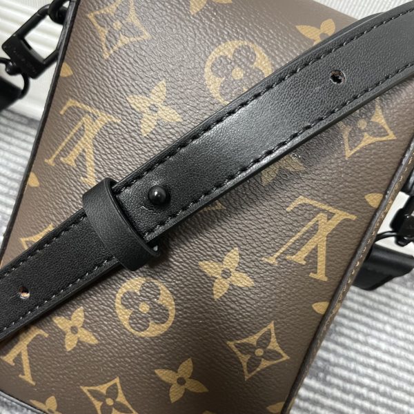 Replica Louis Vuitton S-Lock Vertical Wallet M81524 - Image 17