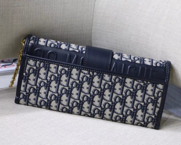 Replica Dior 30 Montaigne Oblique Pouch – Stylish & Chic - Image 2
