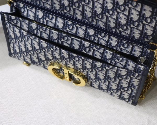 Replica Dior 30 Montaigne Oblique Pouch – Stylish & Chic - Image 4
