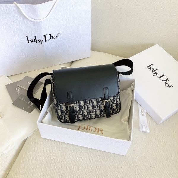 Replica Dior Oblique Messenger Bag | Timeless Luxury Style
