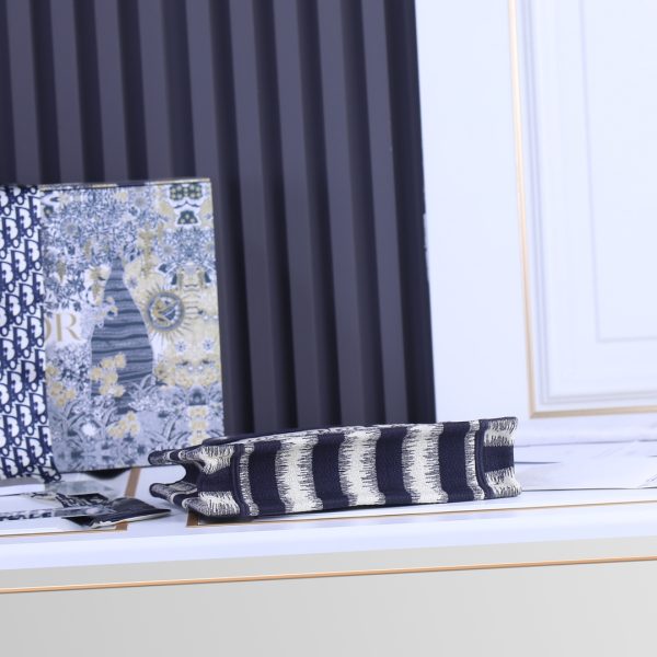 Replica Dior CD Mini Book Tote Bag – Stylish & Compact - Image 4