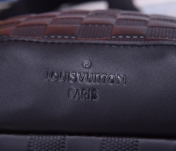 Replica Louis Vuitton Avenue Sling Bag Black N41720 - Image 4