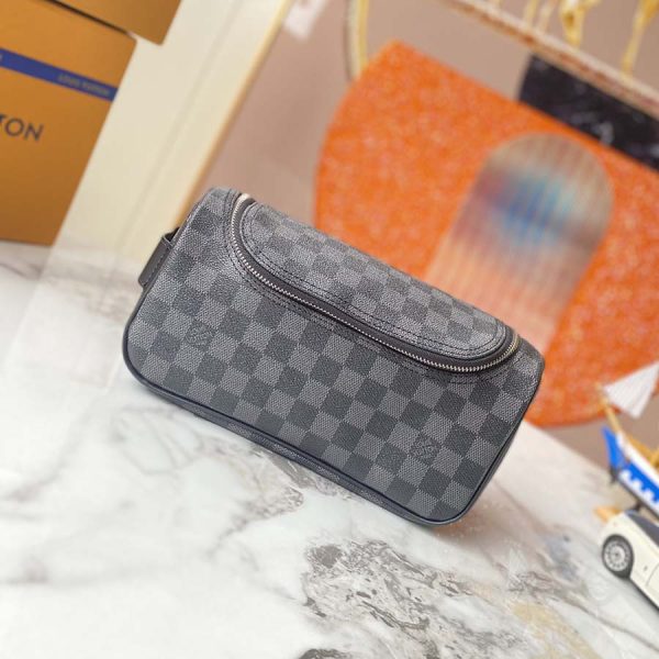 Louis Vuitton Replica Toiletry Pouch N47625 – Stylish & Functional - Image 16