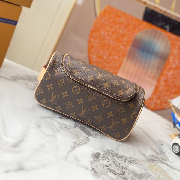 Louis Vuitton Replica Toiletry Pouch N47625 – Stylish & Functional - Image 11