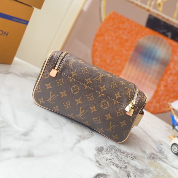 Louis Vuitton Replica Toiletry Pouch N47625 – Stylish & Functional - Image 13