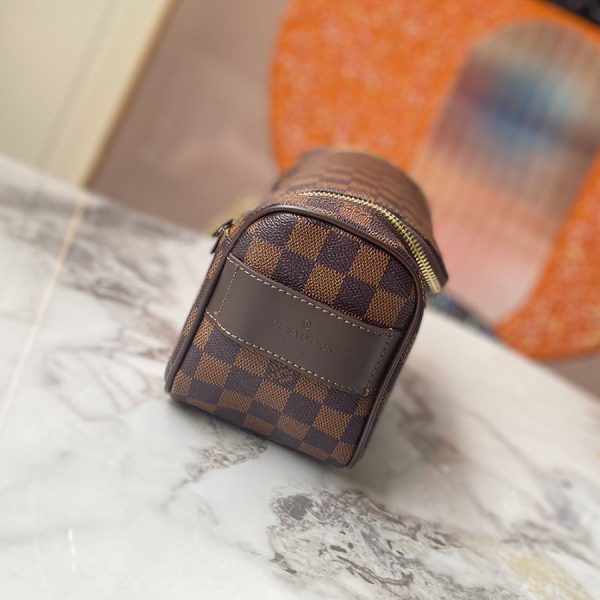 Louis Vuitton Replica Toiletry Pouch N47625 – Stylish & Functional - Image 7
