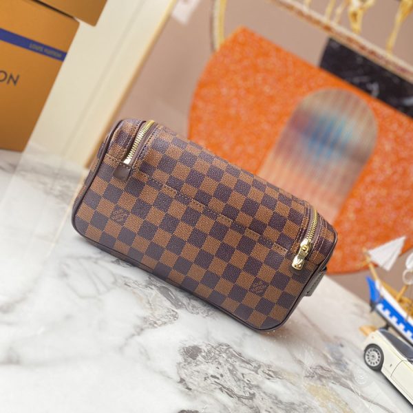 Louis Vuitton Replica Toiletry Pouch N47625 – Stylish & Functional - Image 8