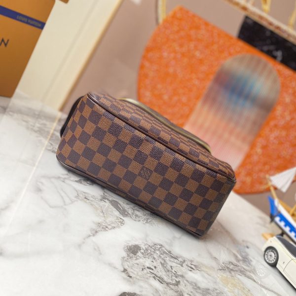 Louis Vuitton Replica Toiletry Pouch N47625 – Stylish & Functional - Image 9