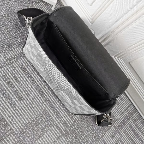 Replica LV Studio Messenger Bag N50013 – Stylish & Durable - Image 17