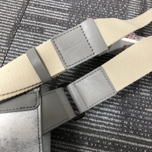 Replica LV Trunk Slingbag N50061-2 – Stylish & Compact - Image 8