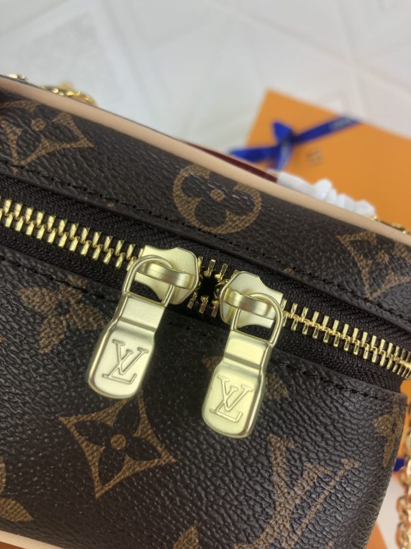 Replica LV Nice Vanity Makeup Bag - Stylish & Compact - Image 5