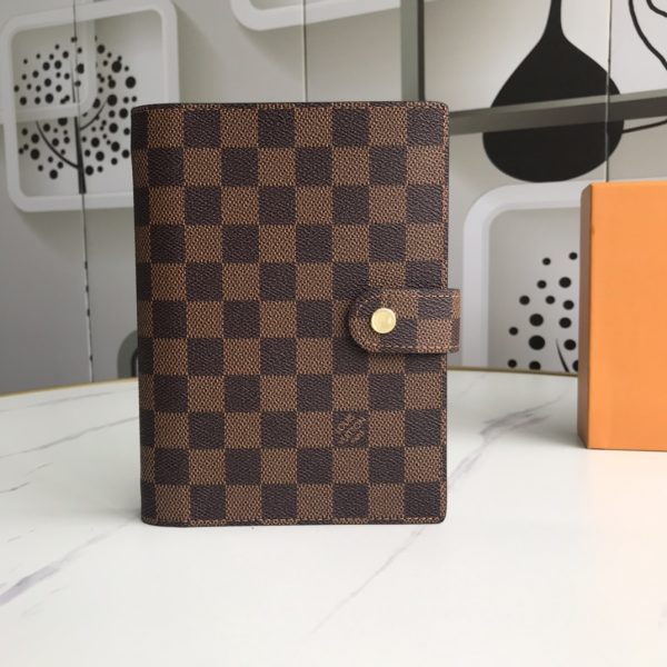 LV Medium Ring Agenda Cover R20240 – Elegant Replica Design - Image 11