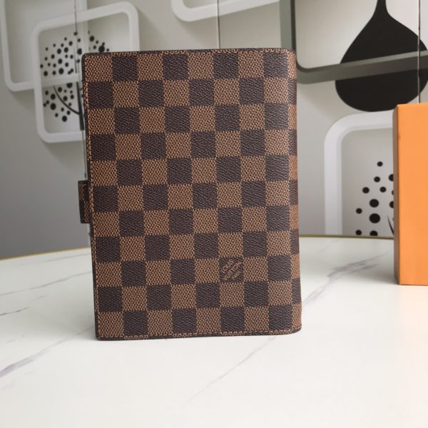 LV Medium Ring Agenda Cover R20240 – Elegant Replica Design - Image 12