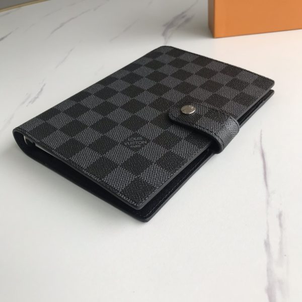 LV Medium Ring Agenda Cover R20240 – Elegant Replica Design - Image 4