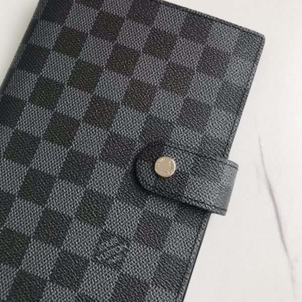 LV Medium Ring Agenda Cover R20240 – Elegant Replica Design - Image 5