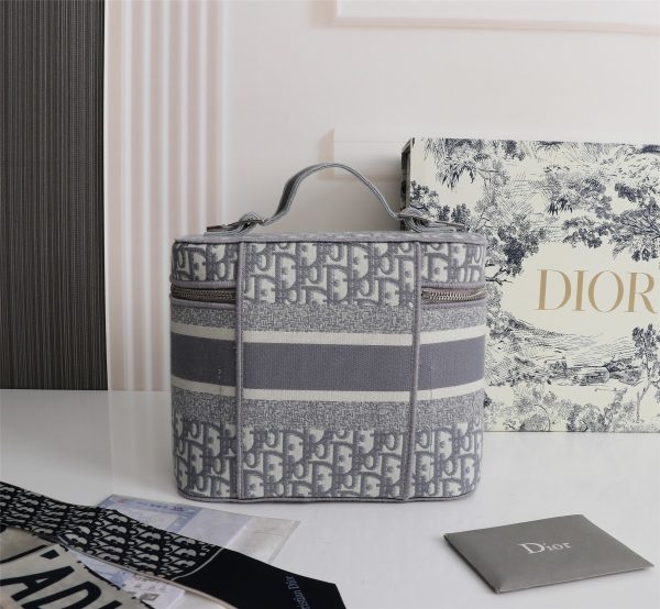 Replica Dior Navy/Gray Travel Vanity Case – Stylish & Compact - Image 7