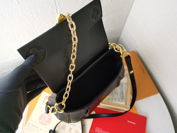 Replica LV Favorite M45813 Crossbody Bag - Image 9
