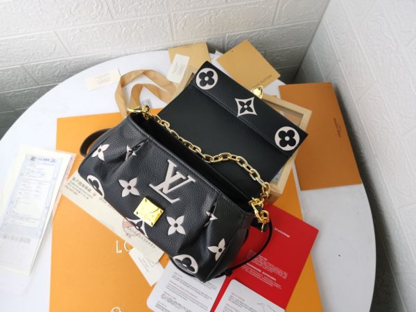 Replica LV Favorite M45813 Crossbody Bag - Image 19