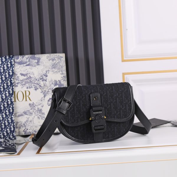 Replica Dior Gallop Messenger Bag — Timeless Style - Image 11