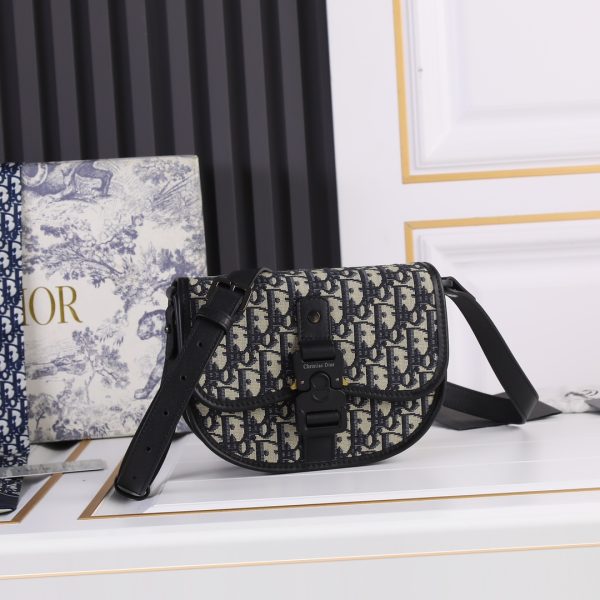 Replica Dior Gallop Messenger Bag — Timeless Style - Image 20