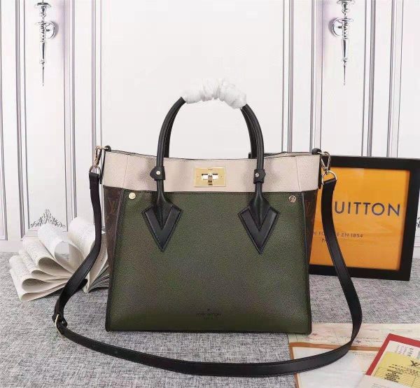 Replica LV On My Side Bag M53823 – Stylish & Luxurious - Image 10