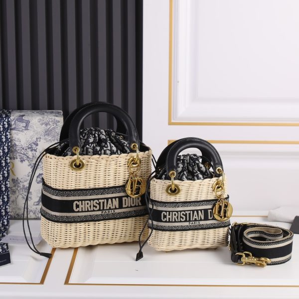 Black Replica Dior Lady D Bag – Elegant & Timeless Design