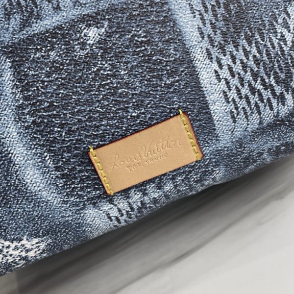 LV Replica Discovery Backpack M50060 - AAA Quality - Image 5
