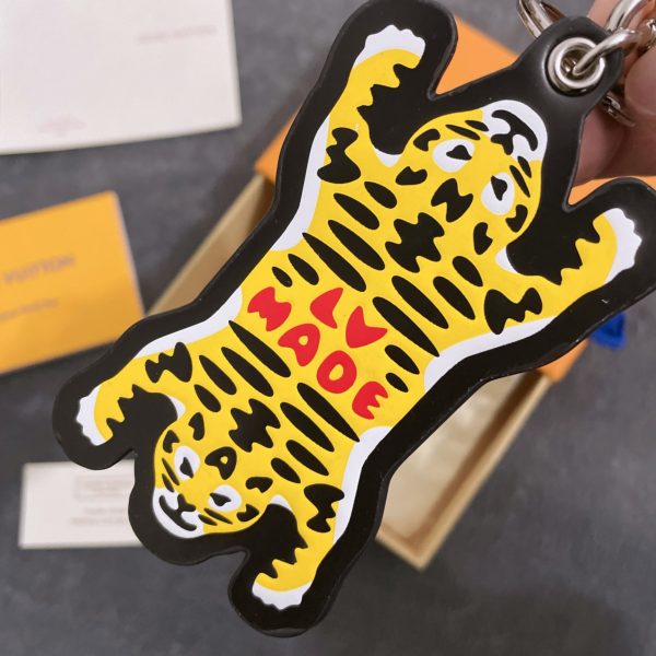 Louis Vuitton Tiger Key Holder & Bag Charm Replica L011 - Image 4