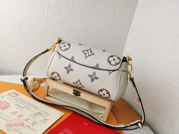 Replica LV Favorite M45813 Crossbody Bag - Image 22