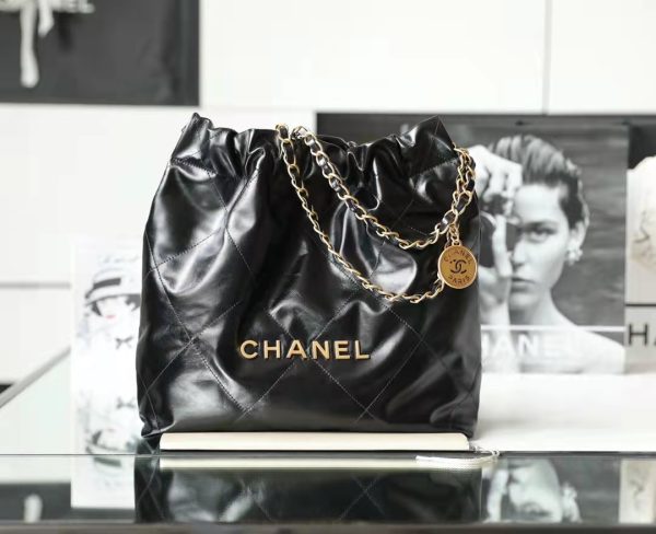 Chanel 22 Replica Bag - Stylish Luxury Dupe