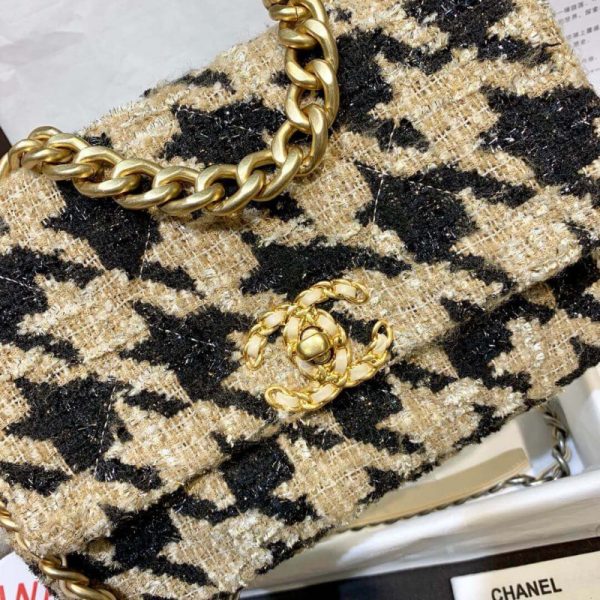 Chanel 19 Tweed Maxi Flap Bag Replica – Elegant & Timeless - Image 3