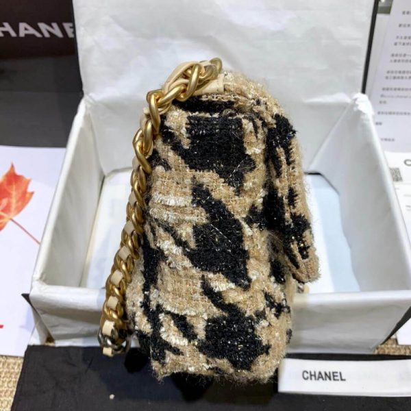 Chanel 19 Tweed Maxi Flap Bag Replica – Elegant & Timeless - Image 5