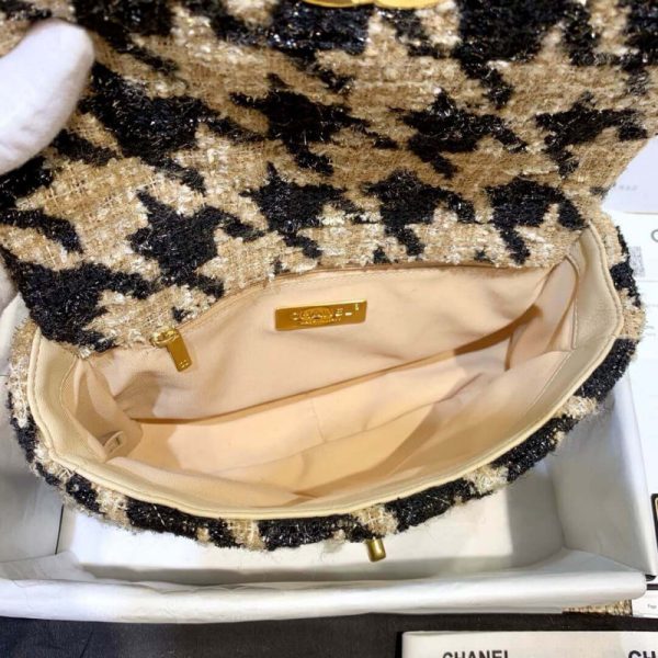 Chanel 19 Tweed Maxi Flap Bag Replica – Elegant & Timeless - Image 8