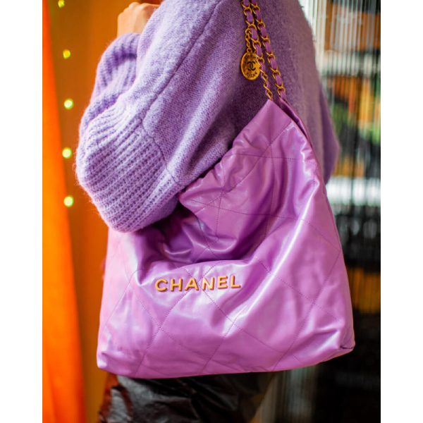 Replica Chanel 22 Bag Shiny Calfskin As3261 Luxury Style - Image 3