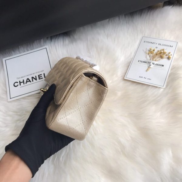 Replica Chanel Caviar Classic Flap Bag 20Cm - Luxe Elegance - Image 5