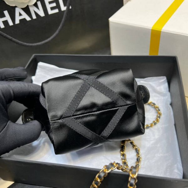 Black Replica Chanel Nylon Grosgrain Clutch with Chain Ap2669 - Image 9