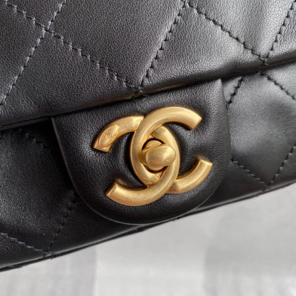Chanel Crystal Pearl Chain Flap Bag Replica As2210 - Elegant Design - Image 4