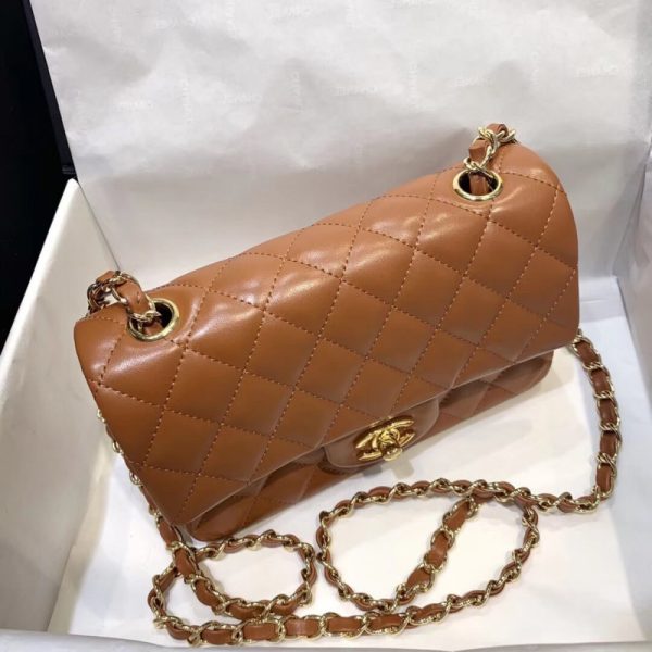 Replica Chanel 20Cm Lambskin Classic Flap Bag | Style 1116 - Image 4