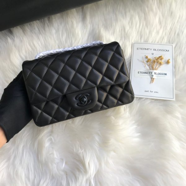 Chanel 20Cm Lambskin Classic Flap Bag Replica in Black - Image 2