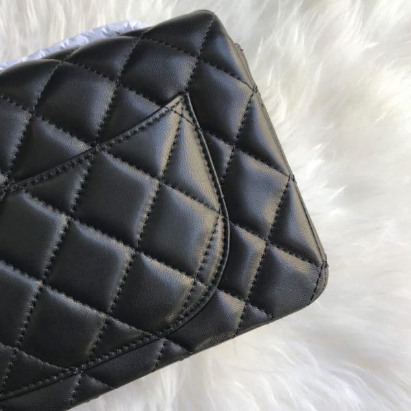 Chanel 20Cm Lambskin Classic Flap Bag Replica in Black - Image 5