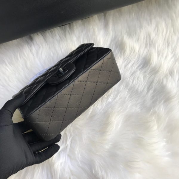 Chanel 20Cm Lambskin Classic Flap Bag Replica in Black - Image 6