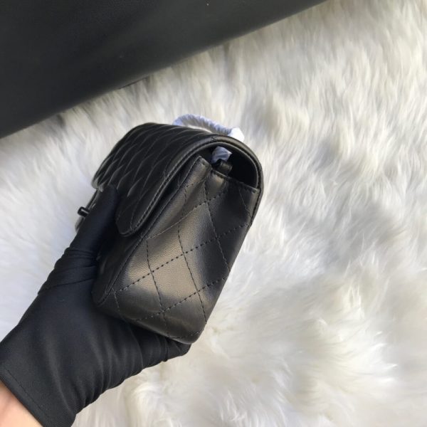 Chanel 20Cm Lambskin Classic Flap Bag Replica in Black - Image 7
