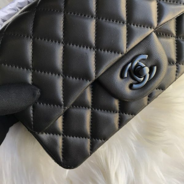 Chanel 20Cm Lambskin Classic Flap Bag Replica in Black - Image 8