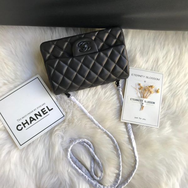 Chanel 20Cm Lambskin Classic Flap Bag Replica in Black - Image 9